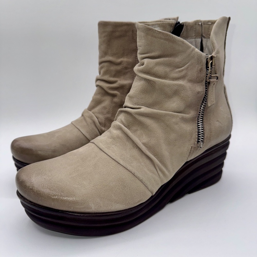 Miz Mooz  Zuzu Ruched Wedge Boots Women's Size 9 EU 40 Pebble‎ Greige Leather